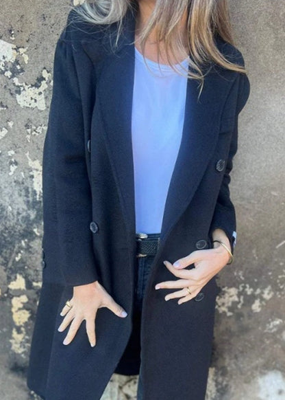 Manteau long femme élégant à boutons – Style urbain chic et moderne.